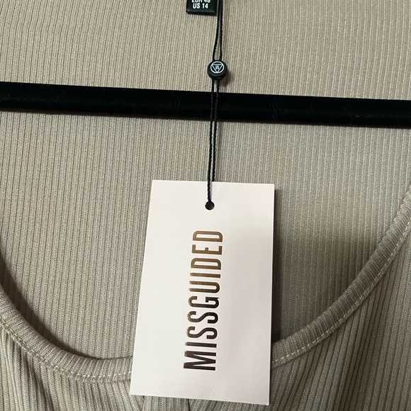 Missguided Ribbed MIDI dress - Picture 2 of 4